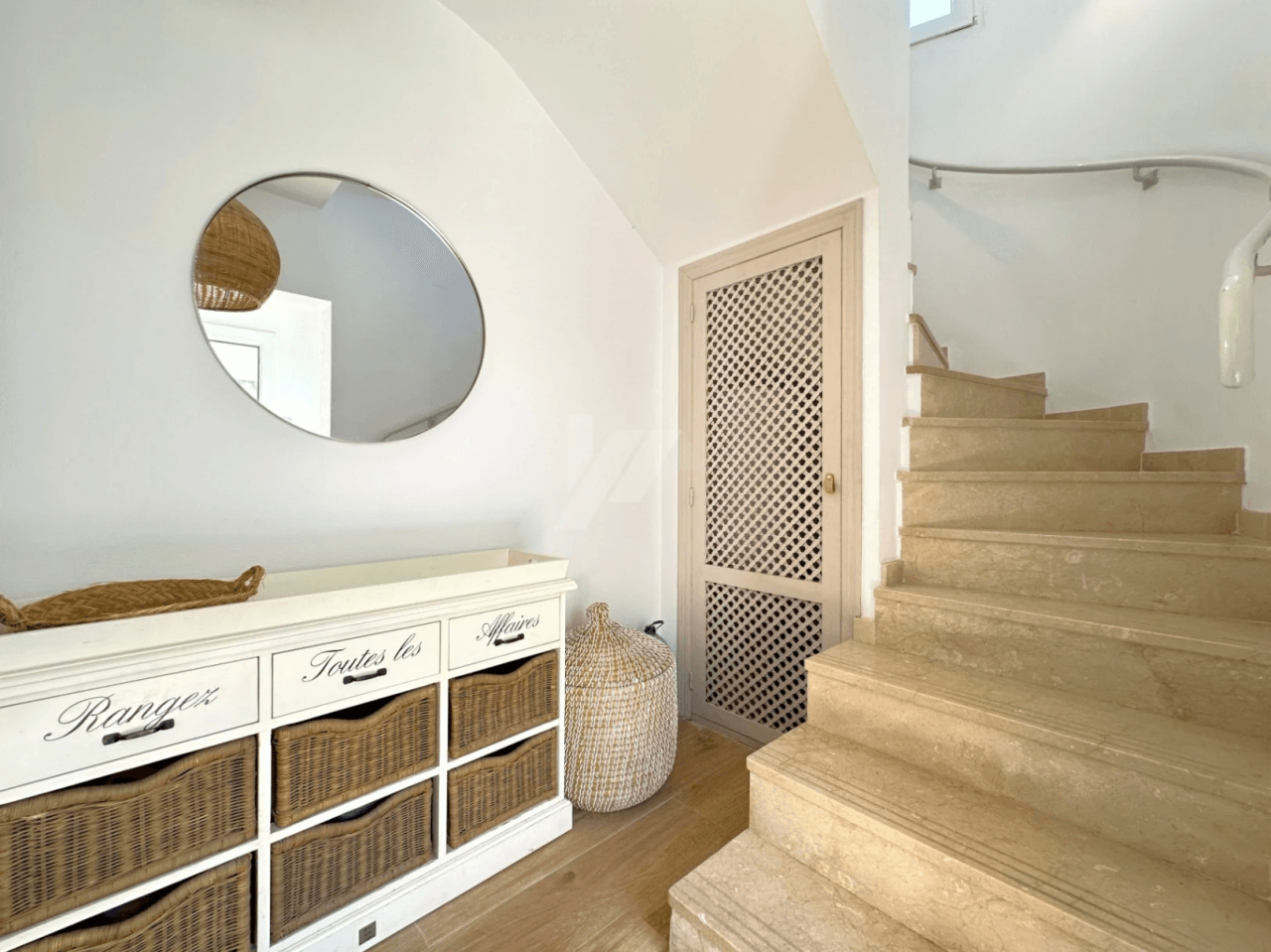 Villa Mediterránea Renovada con Encanto Ibicenco en Benitachell.