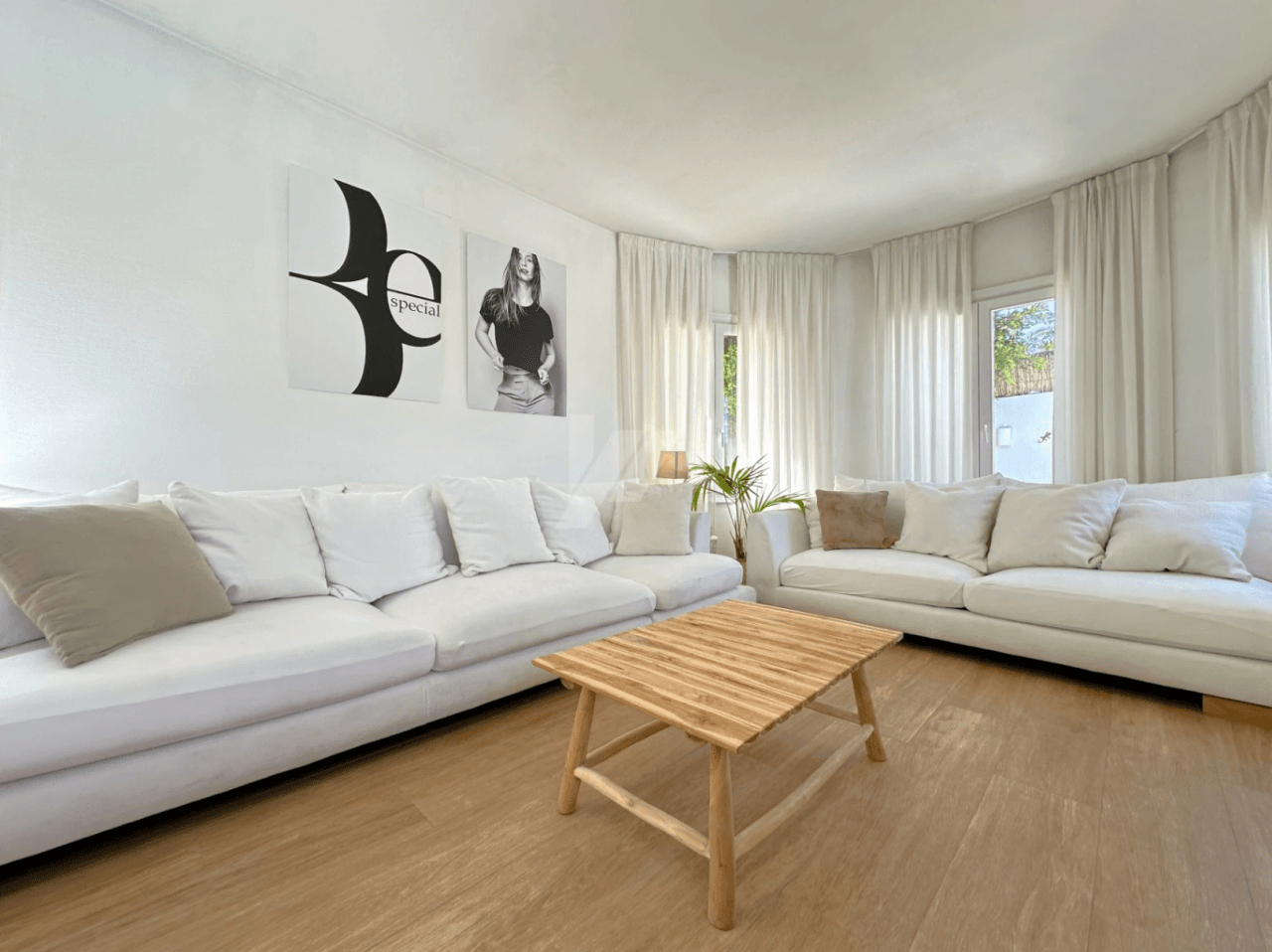 Villa Mediterránea Renovada con Encanto Ibicenco en Benitachell.